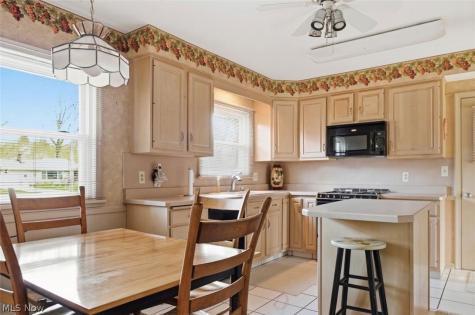 6972 Ronjoy Place Youngstown OH 44512