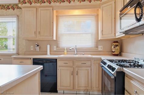6972 Ronjoy Place Youngstown OH 44512