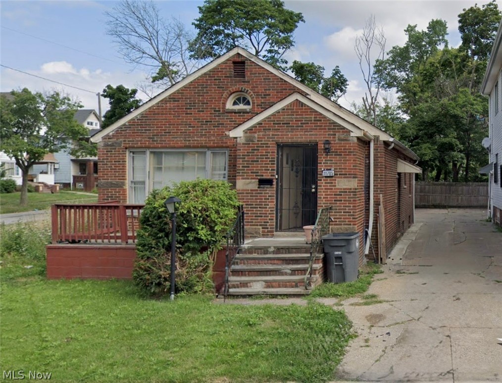 11705 Farringdon Cleveland OH 44105