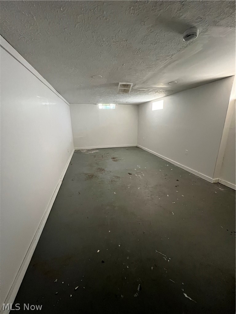 11705 Farringdon Cleveland OH 44105