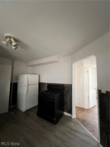 11705 Farringdon Cleveland OH 44105