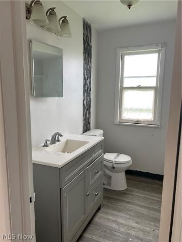 11705 Farringdon Cleveland OH 44105
