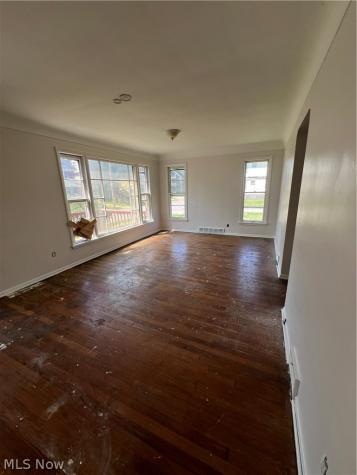 11705 Farringdon Cleveland OH 44105