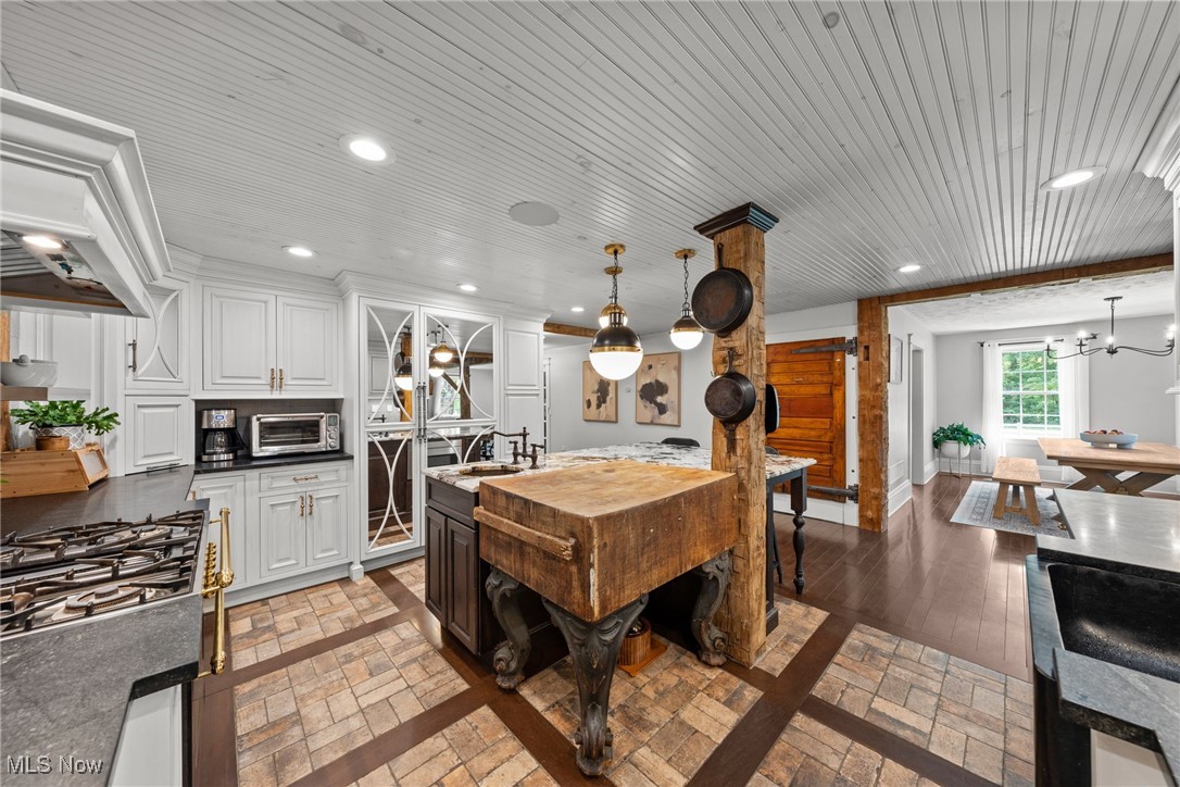 16970 Auburn Road Chagrin Falls OH 44023