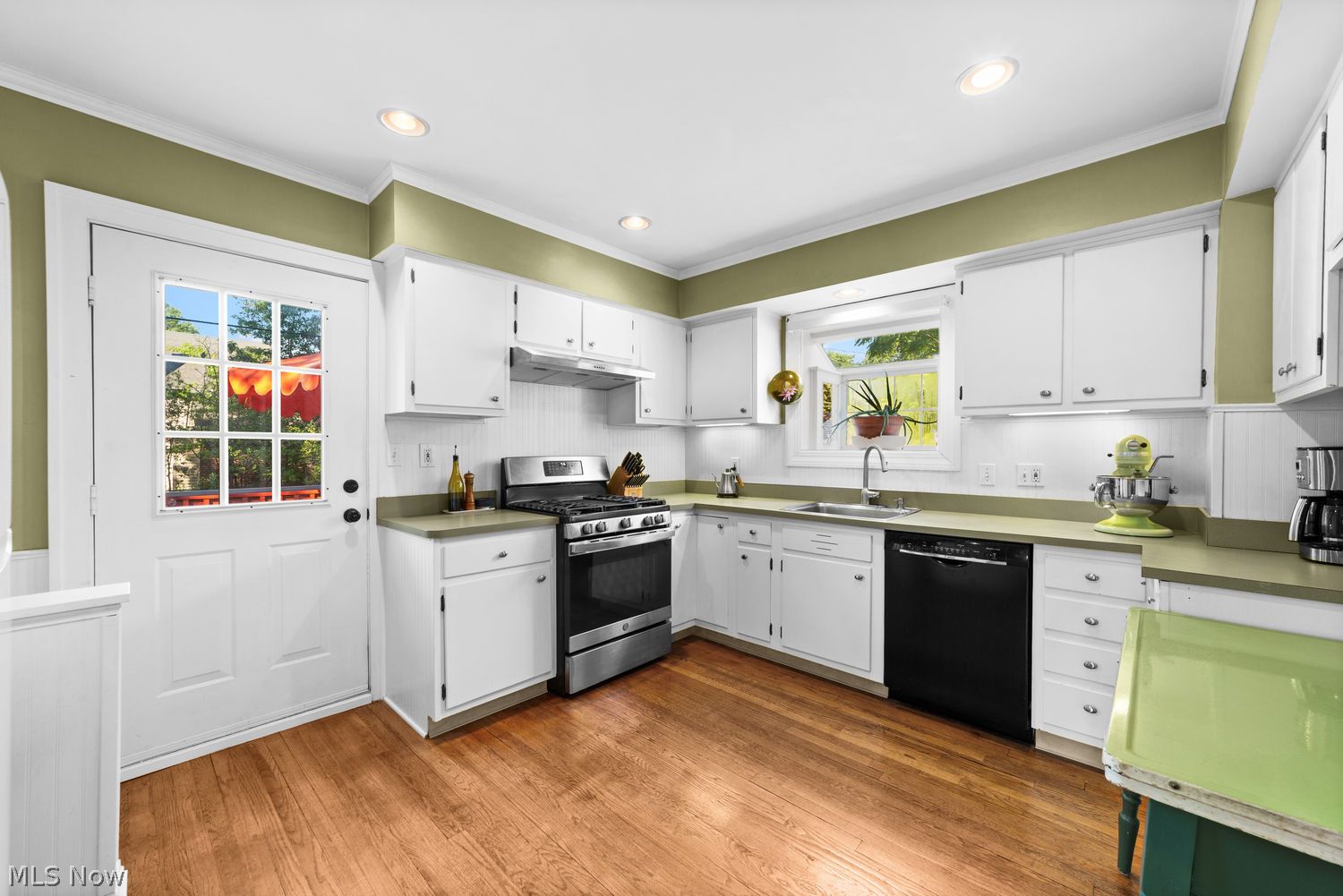 136 E 208th Street Euclid OH 44123