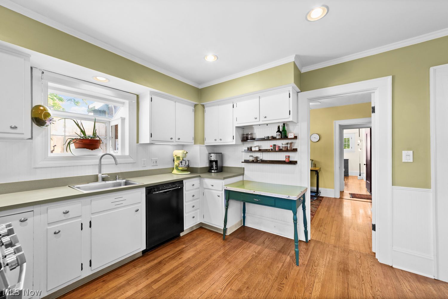 136 E 208th Street Euclid OH 44123