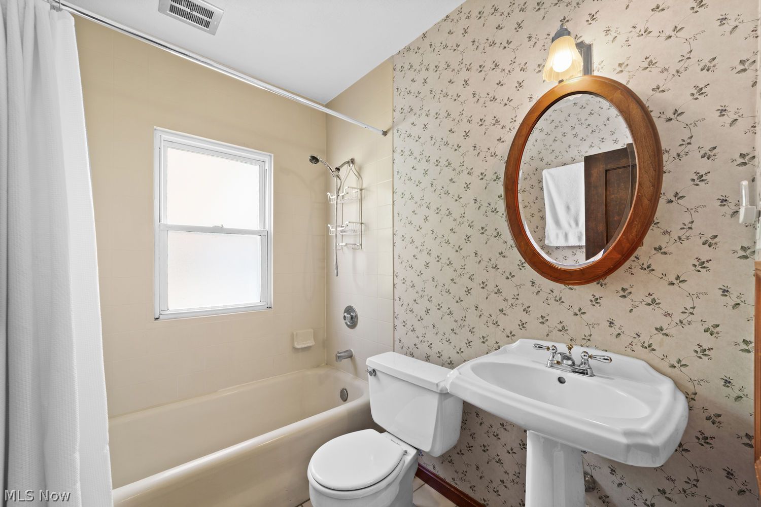 136 E 208th Street Euclid OH 44123