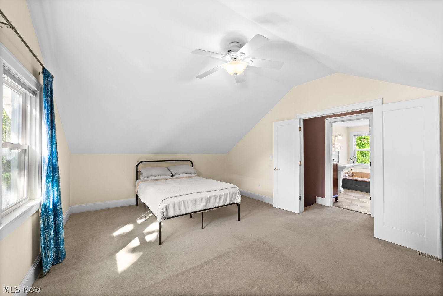136 E 208th Street Euclid OH 44123