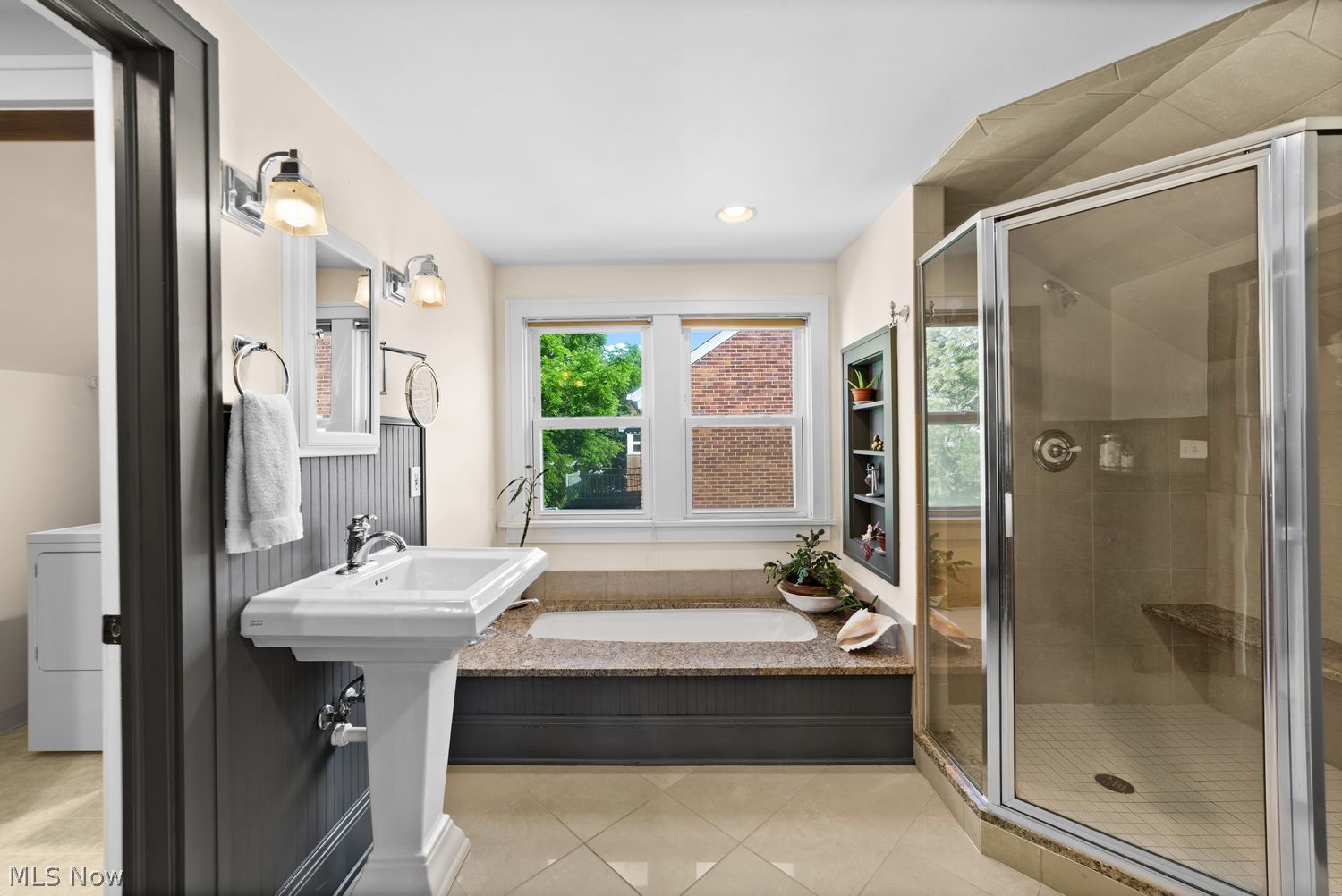 136 E 208th Street Euclid OH 44123