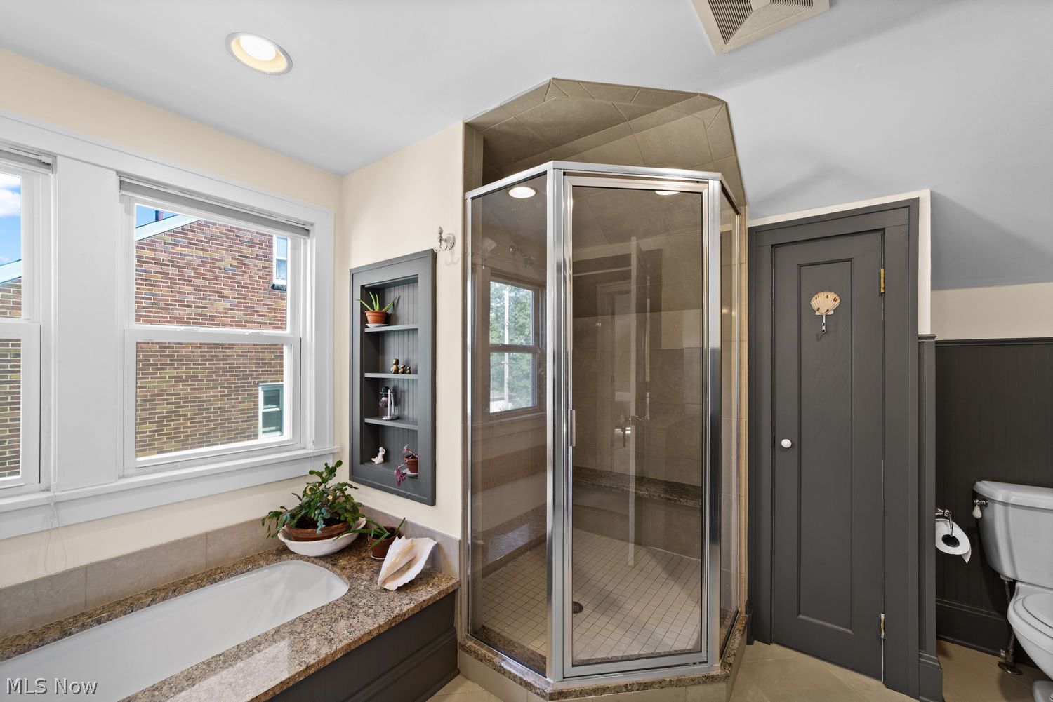 136 E 208th Street Euclid OH 44123