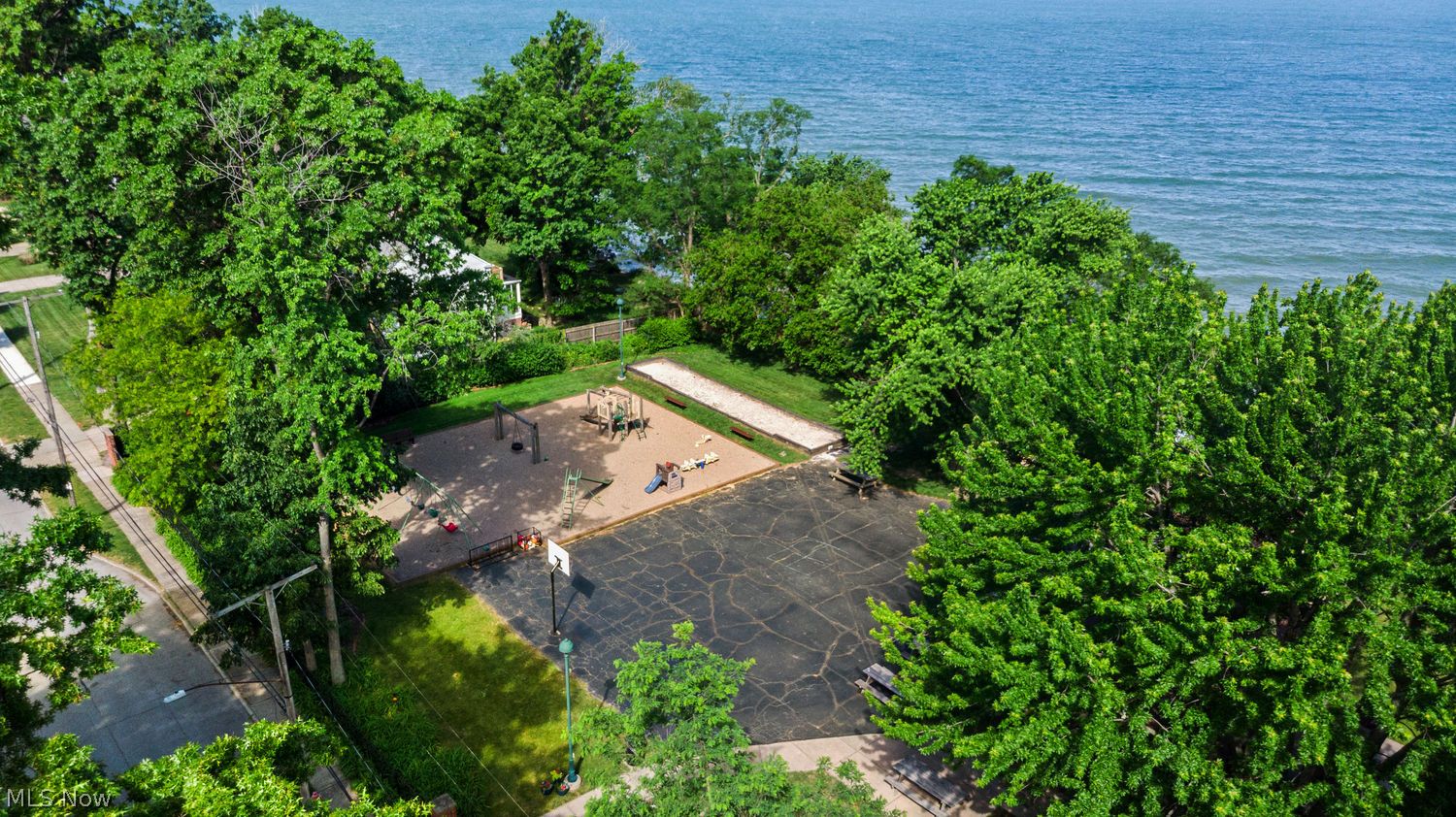 136 E 208th Street Euclid OH 44123