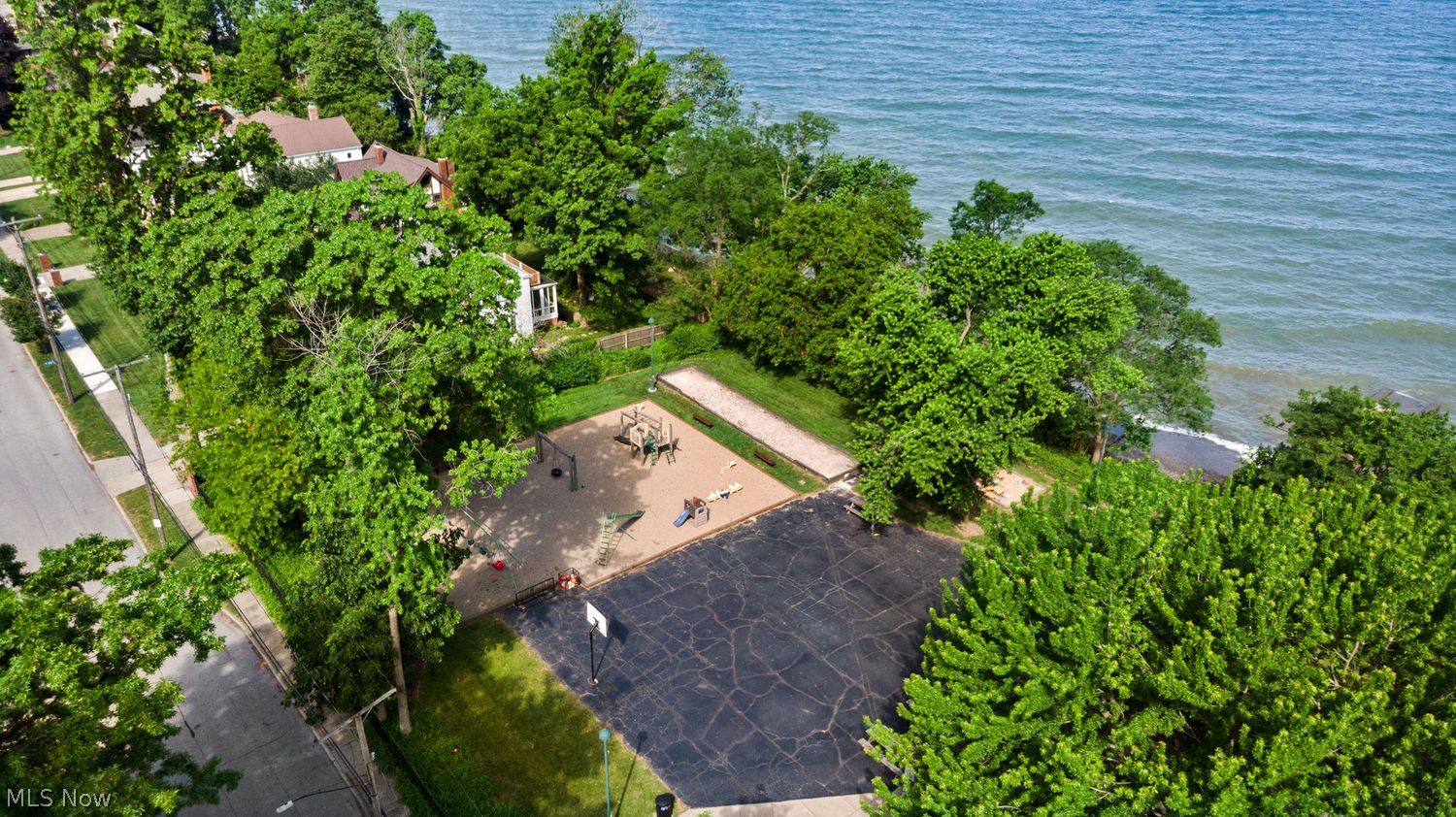 136 E 208th Street Euclid OH 44123