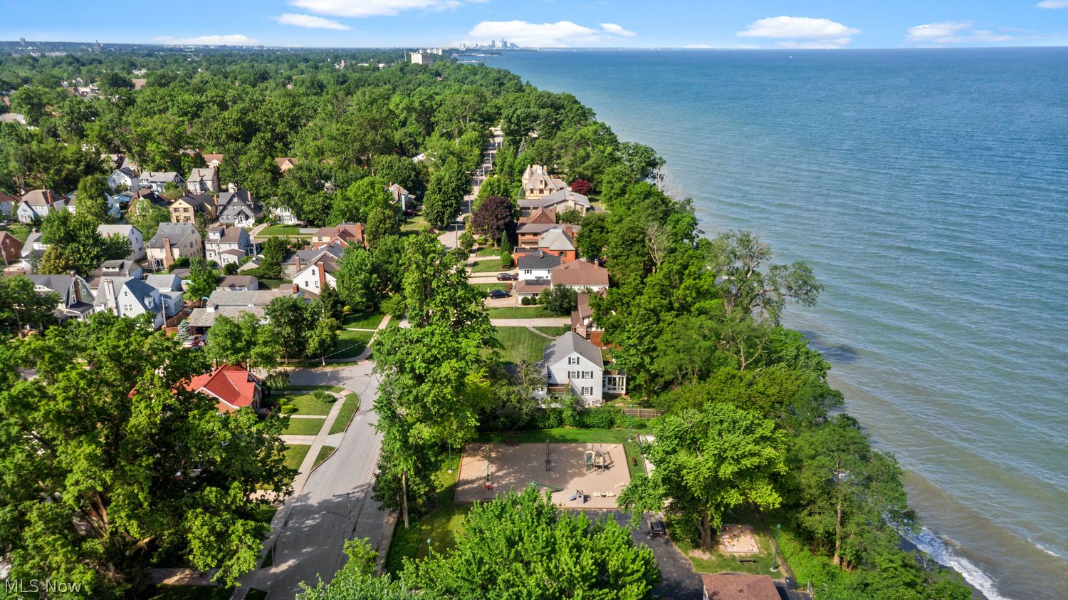 136 E 208th Street Euclid OH 44123