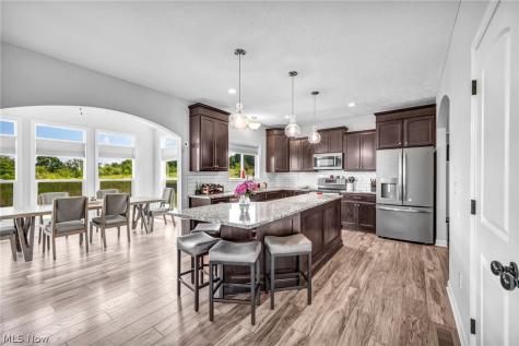 344 Heatherby NE Hartville OH 44632