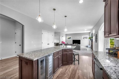 344 Heatherby NE Hartville OH 44632