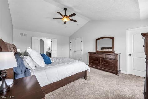 344 Heatherby NE Hartville OH 44632
