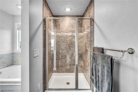 344 Heatherby NE Hartville OH 44632