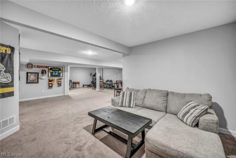 344 Heatherby NE Hartville OH 44632