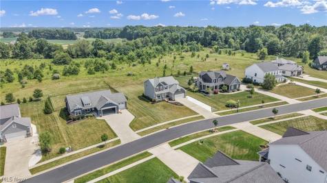 344 Heatherby NE Hartville OH 44632