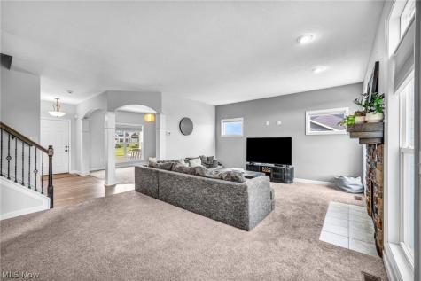 344 Heatherby NE Hartville OH 44632