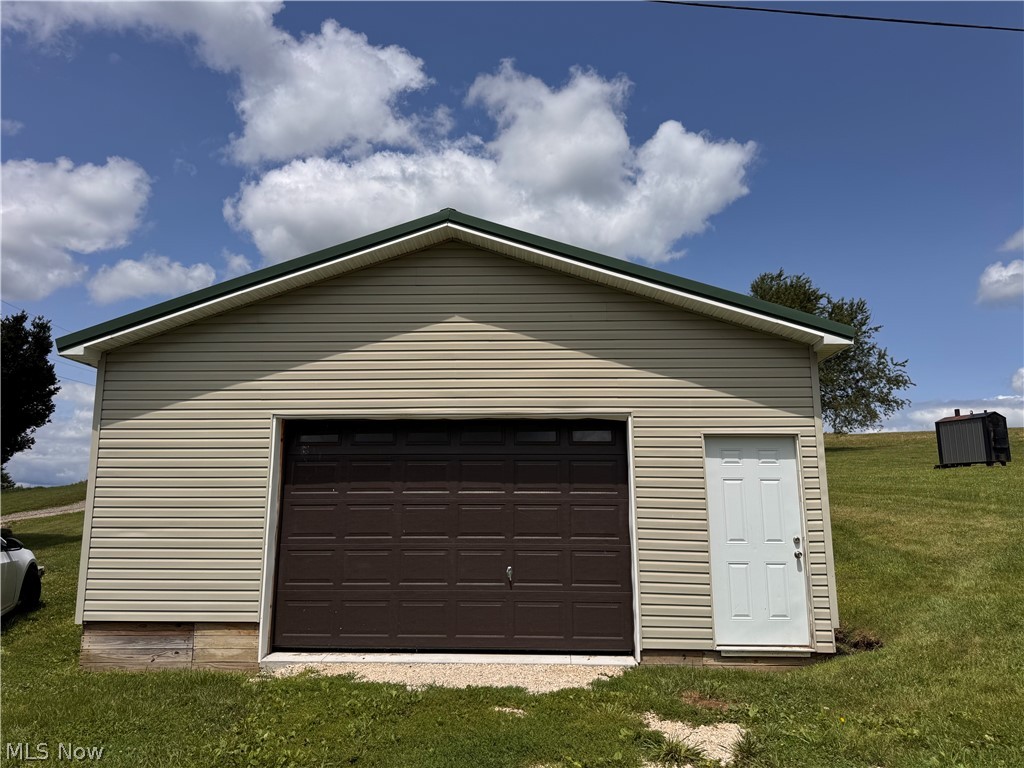 7054 Scio Road SW Carrollton OH 44615