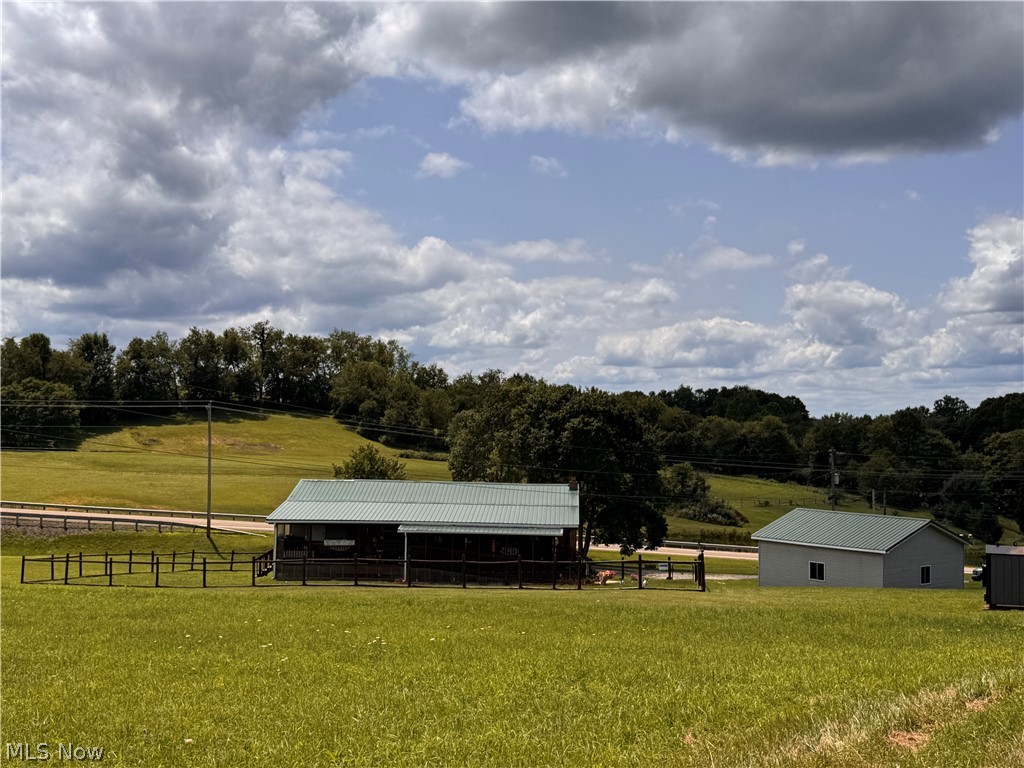 7054 Scio Road SW Carrollton OH 44615