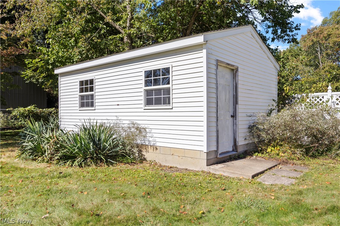 111 Yunker Court Elyria OH 44035