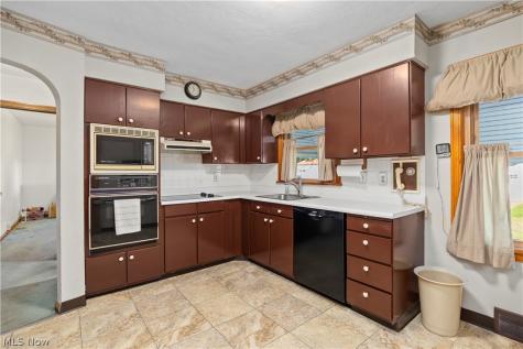 111 Yunker Court Elyria OH 44035
