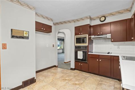 111 Yunker Court Elyria OH 44035