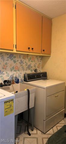 325 Brookshire Oval Hinckley OH 44233