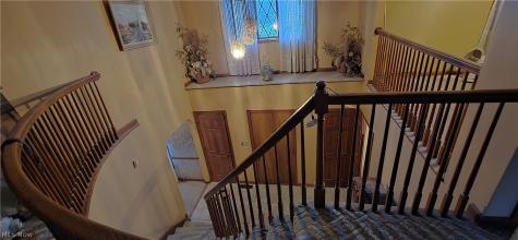 325 Brookshire Oval Hinckley OH 44233