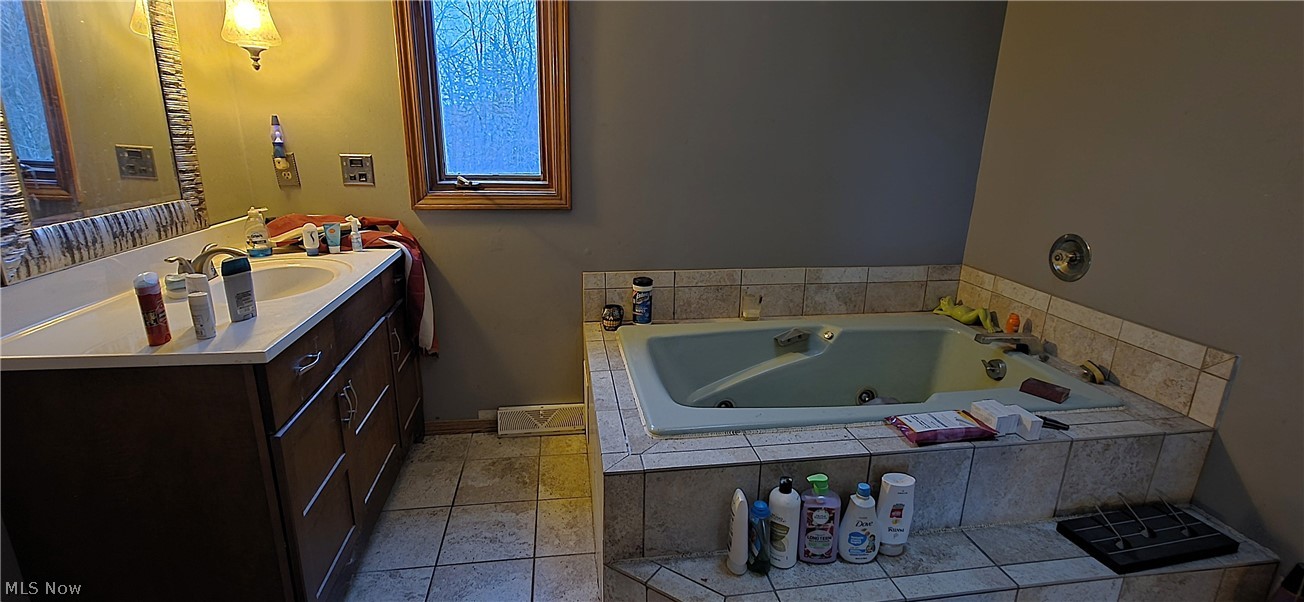 325 Brookshire Oval Hinckley OH 44233