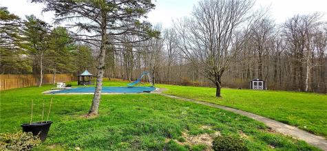 325 Brookshire Oval Hinckley OH 44233