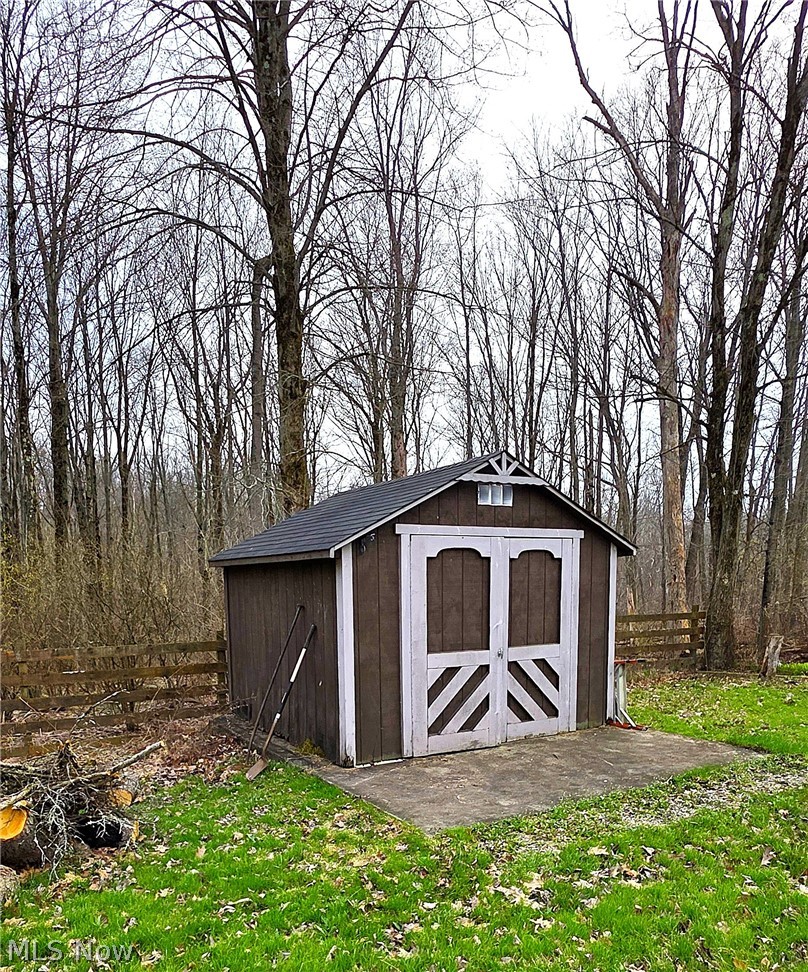 325 Brookshire Oval Hinckley OH 44233