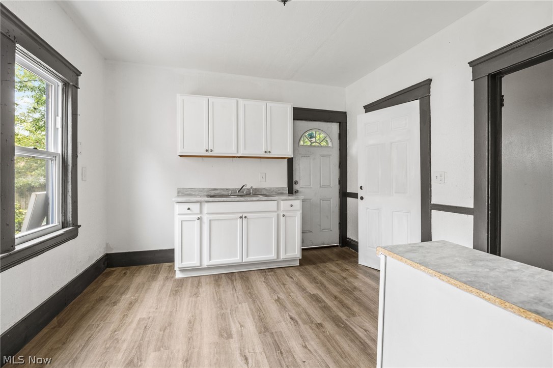 6704 Owosso Avenue Cleveland OH 44105