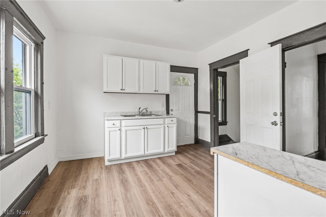 6704 Owosso Avenue Cleveland OH 44105