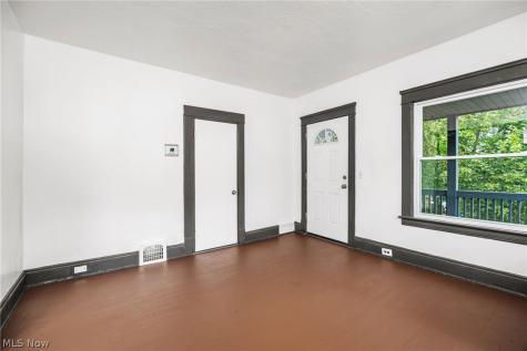 6704 Owosso Avenue Cleveland OH 44105