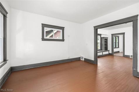 6704 Owosso Avenue Cleveland OH 44105