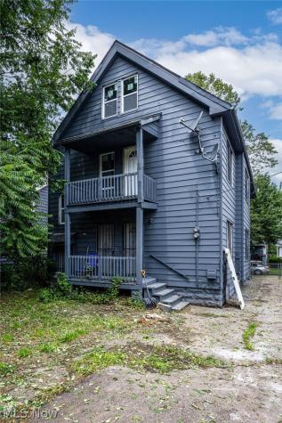 6704 Owosso Avenue Cleveland OH 44105