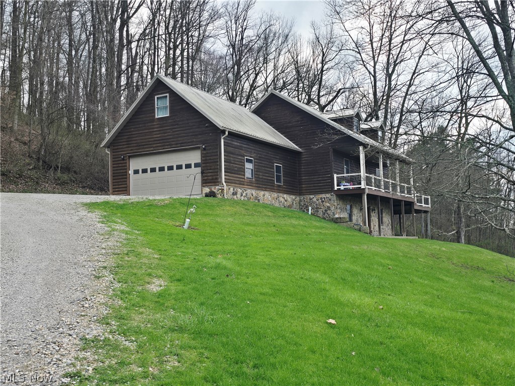 1865 Cassingham Hollow Drive Coshocton OH 43812