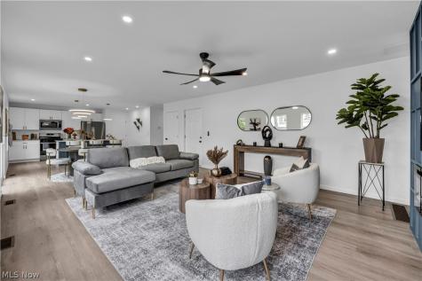 15321 Longvale Maple Heights OH 44137