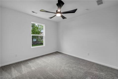 15321 Longvale Maple Heights OH 44137