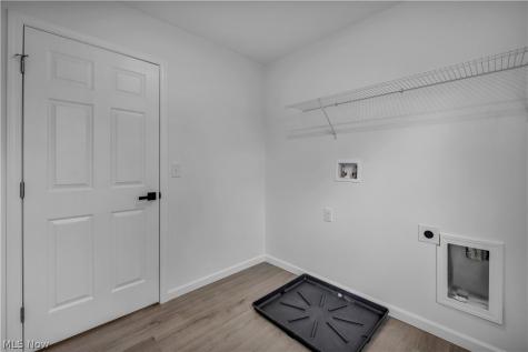 15321 Longvale Maple Heights OH 44137