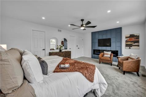 15321 Longvale Maple Heights OH 44137