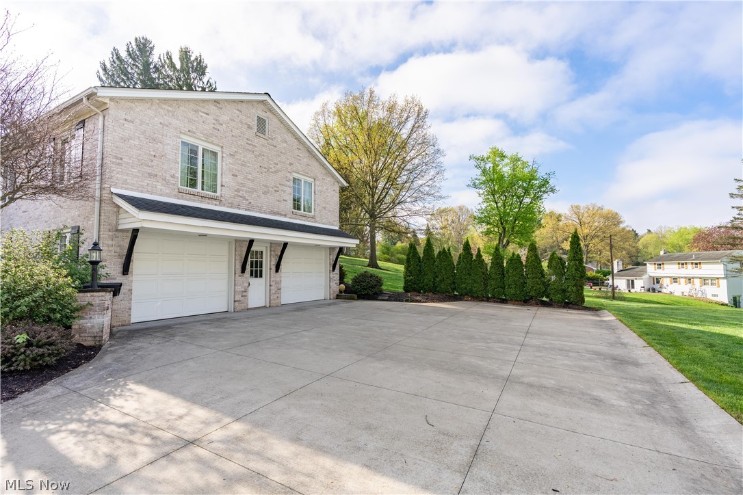 2240 Devonshire Drive NW Canton OH 44708