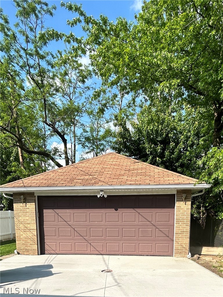 1563 E 196th Street Euclid OH 44117