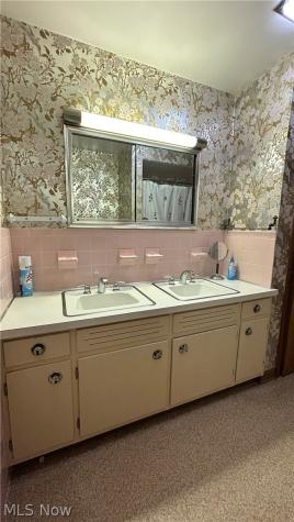 1563 E 196th Street Euclid OH 44117
