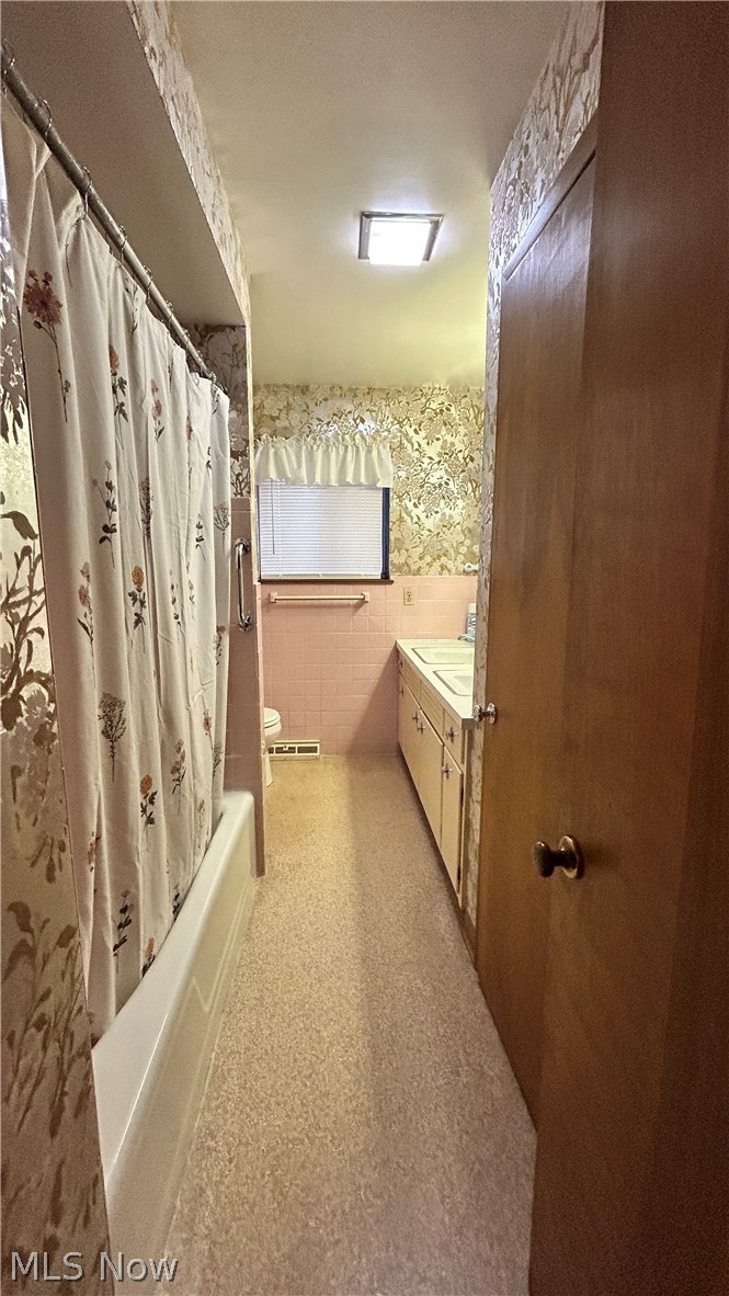 1563 E 196th Street Euclid OH 44117