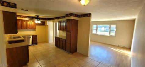 1951 E 39th Street Lorain OH 44055