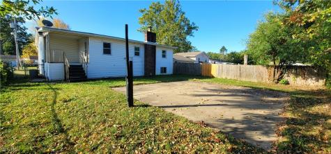 1951 E 39th Street Lorain OH 44055
